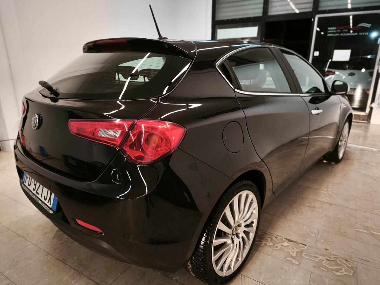 Alfa Romeo Giulietta 1.6 JTDm-2 120 CV Distinctive