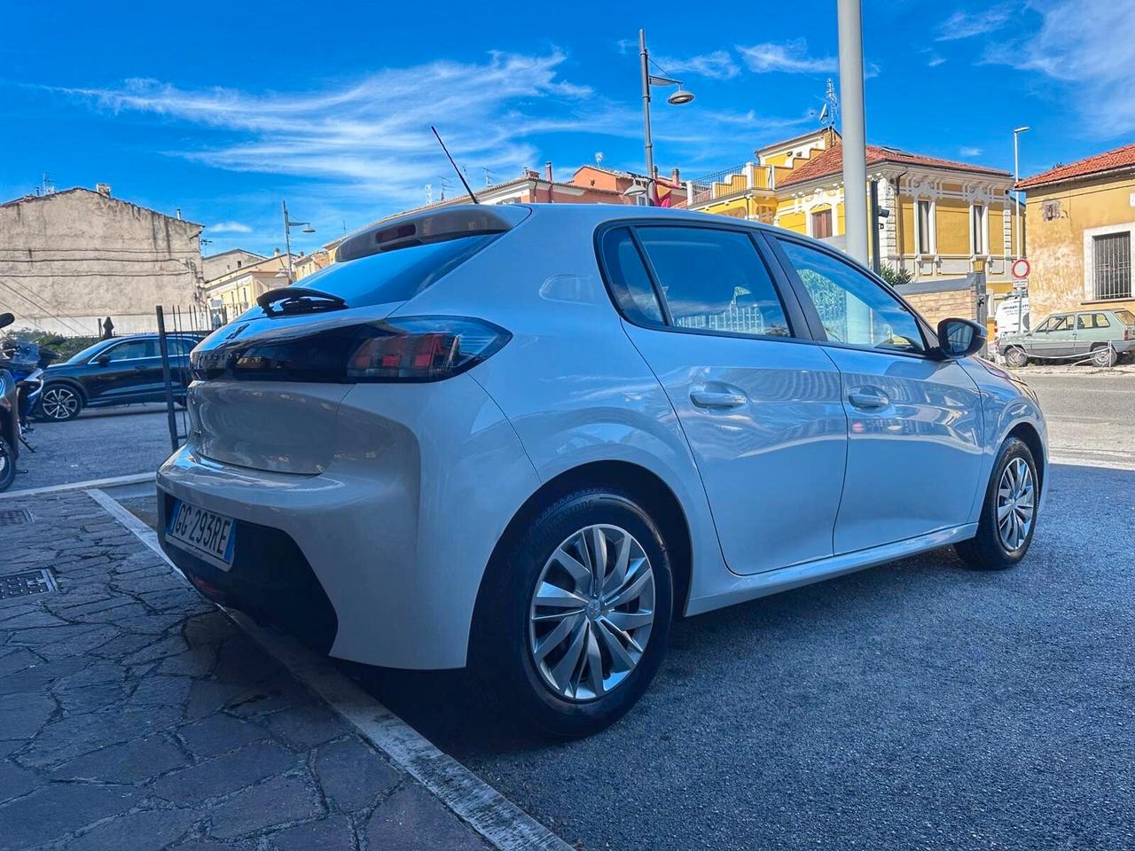 Peugeot 208 1.2 Active 75 CV 5 Porte