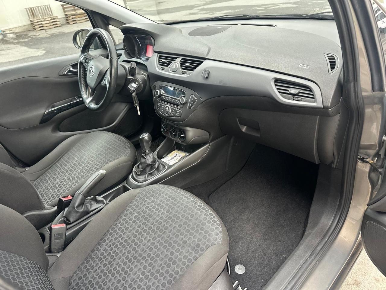 Opel Corsa 1.4 90CV 5 porte b-Color