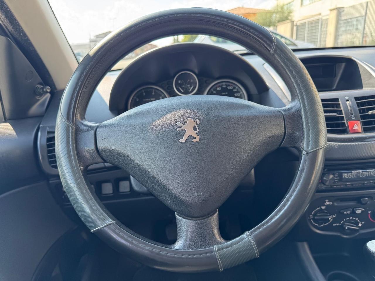 Peugeot 206 1.1 benzina. CON GARANZIA.
