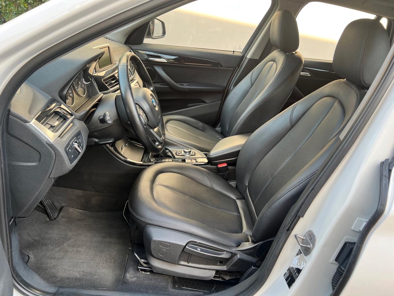 Bmw X1 sdrive18d xLine AUTOM. NAVI/PELLE/PDC/LED