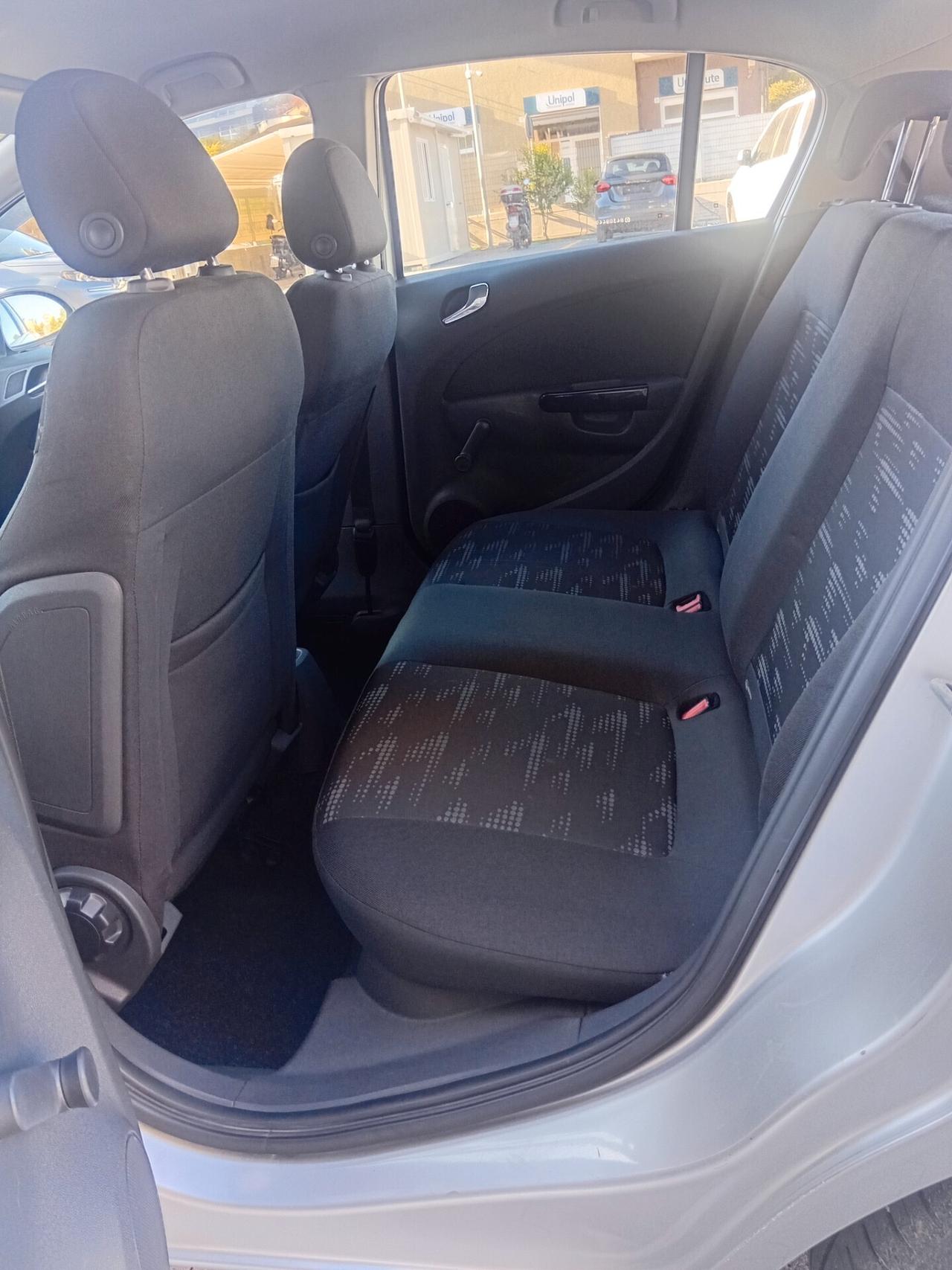 Opel Corsa 1.3 Multijet Comoda e Maneggevole