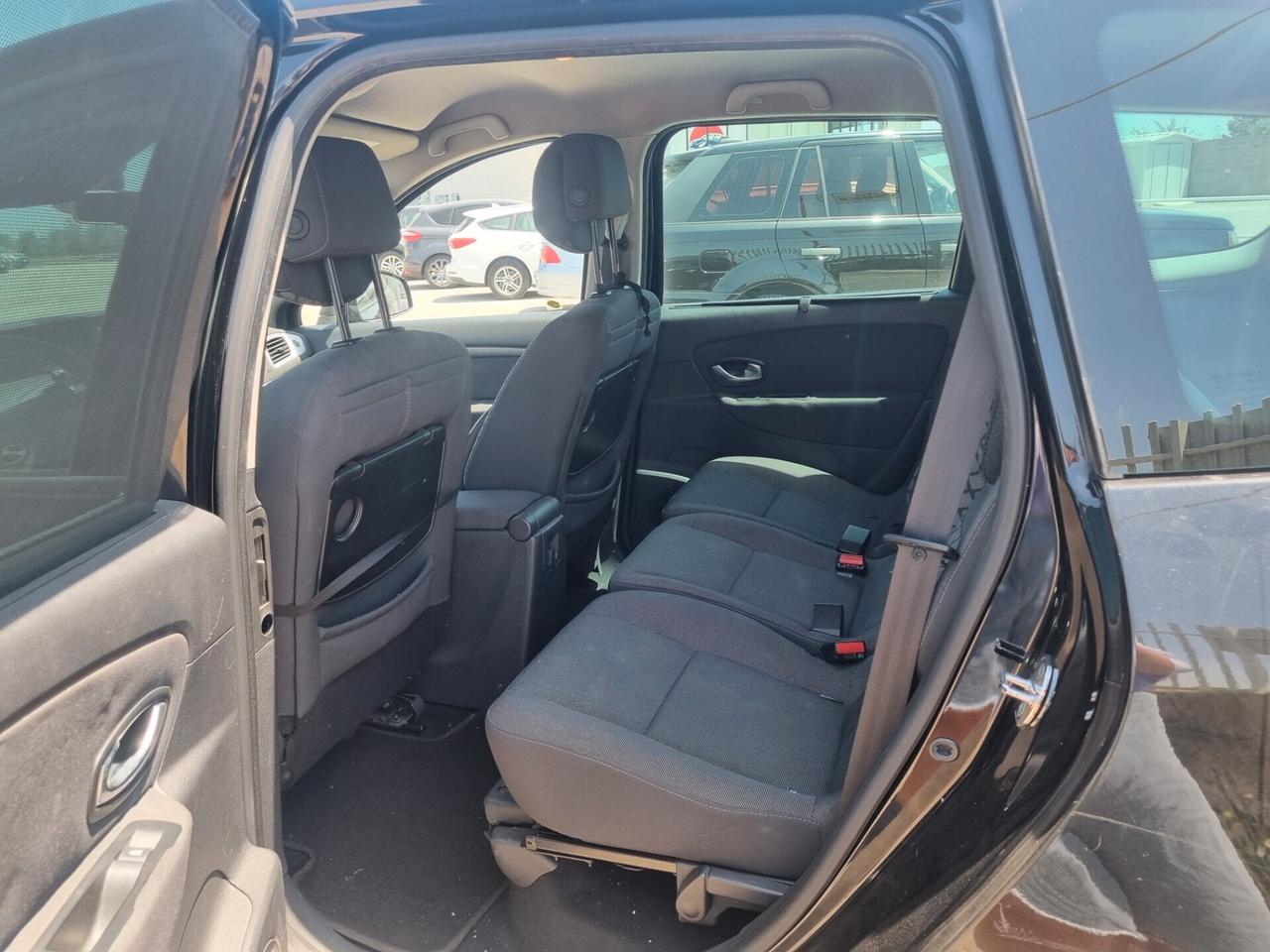 Renault Scenic 1.9 dCi 130CV EleGO 7 POSTI