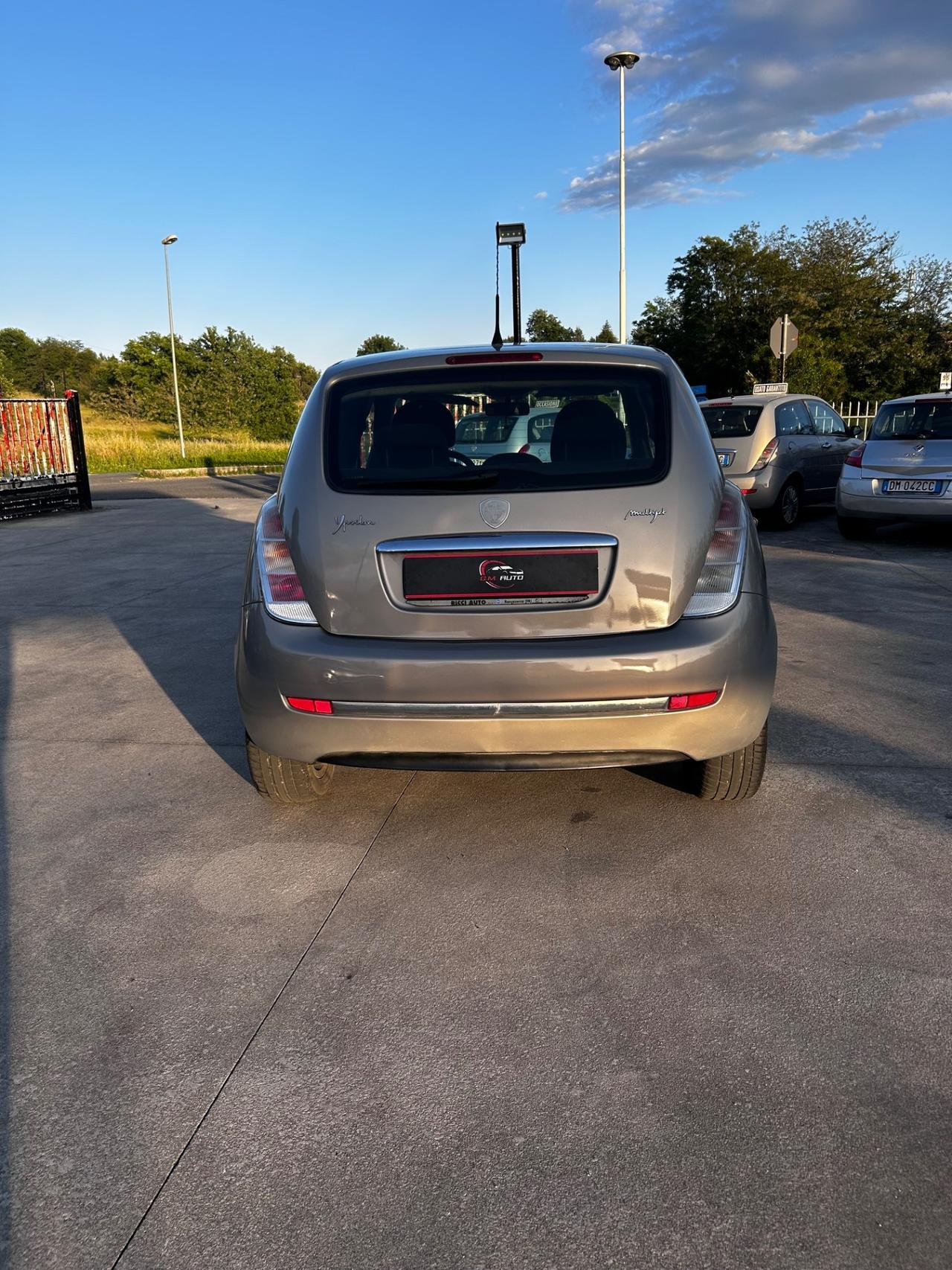 Lancia Ypsilon 1.3 MJT 75 CV Argento