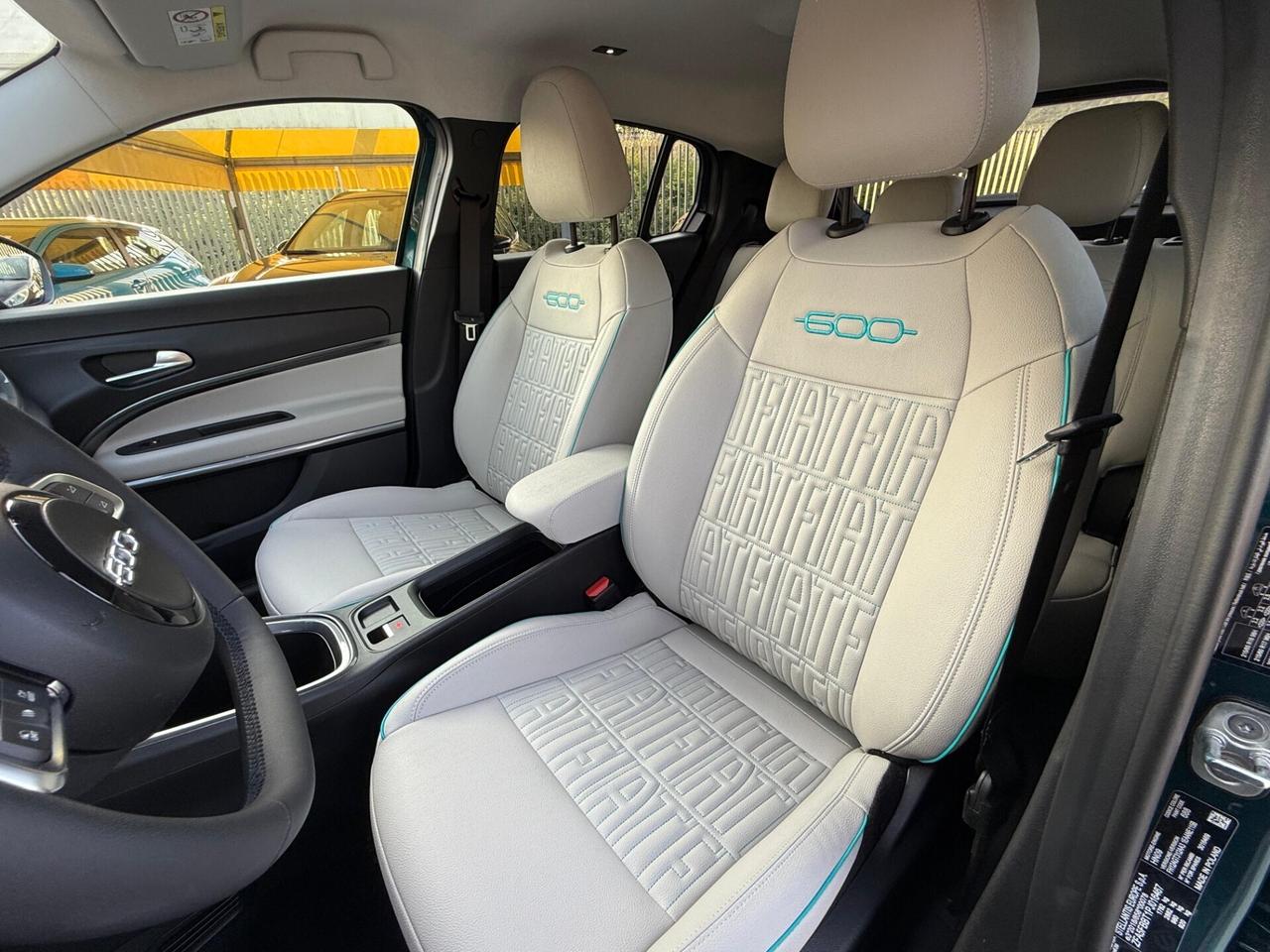 Fiat 600 Hybrid 100 CV DCT MHEV La Prima
