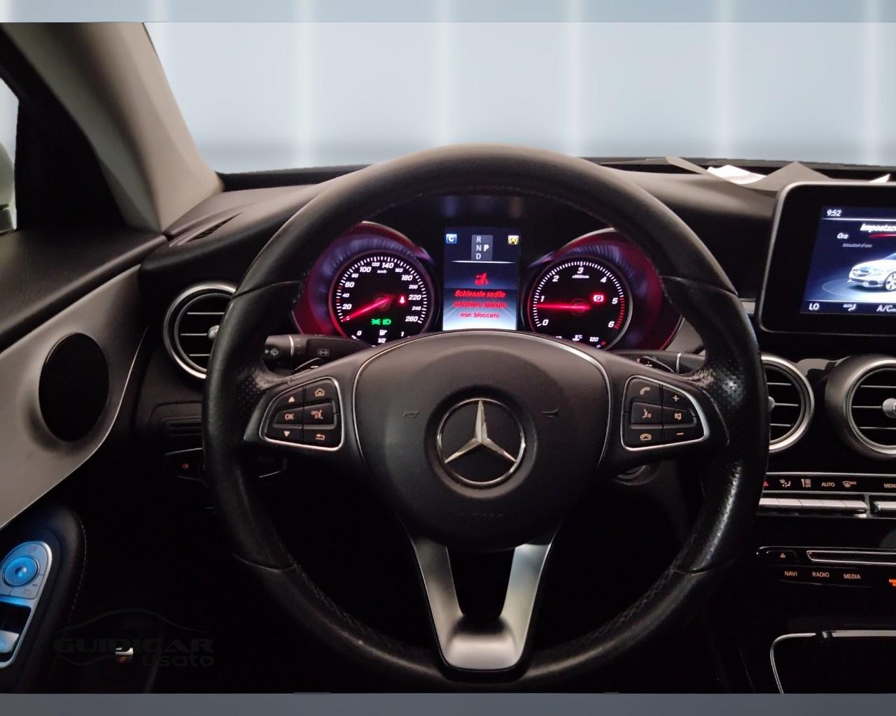 Mercedes-Benz Classe C-C205 2016 Coupe - C Coupe 220 d Sport 4matic auto