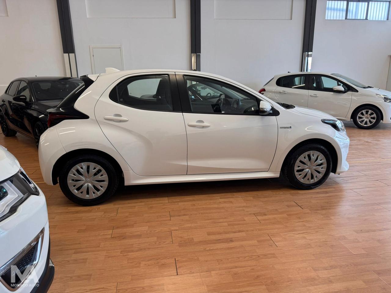 Toyota Yaris 1.5 90cv Hybrid Business 2021