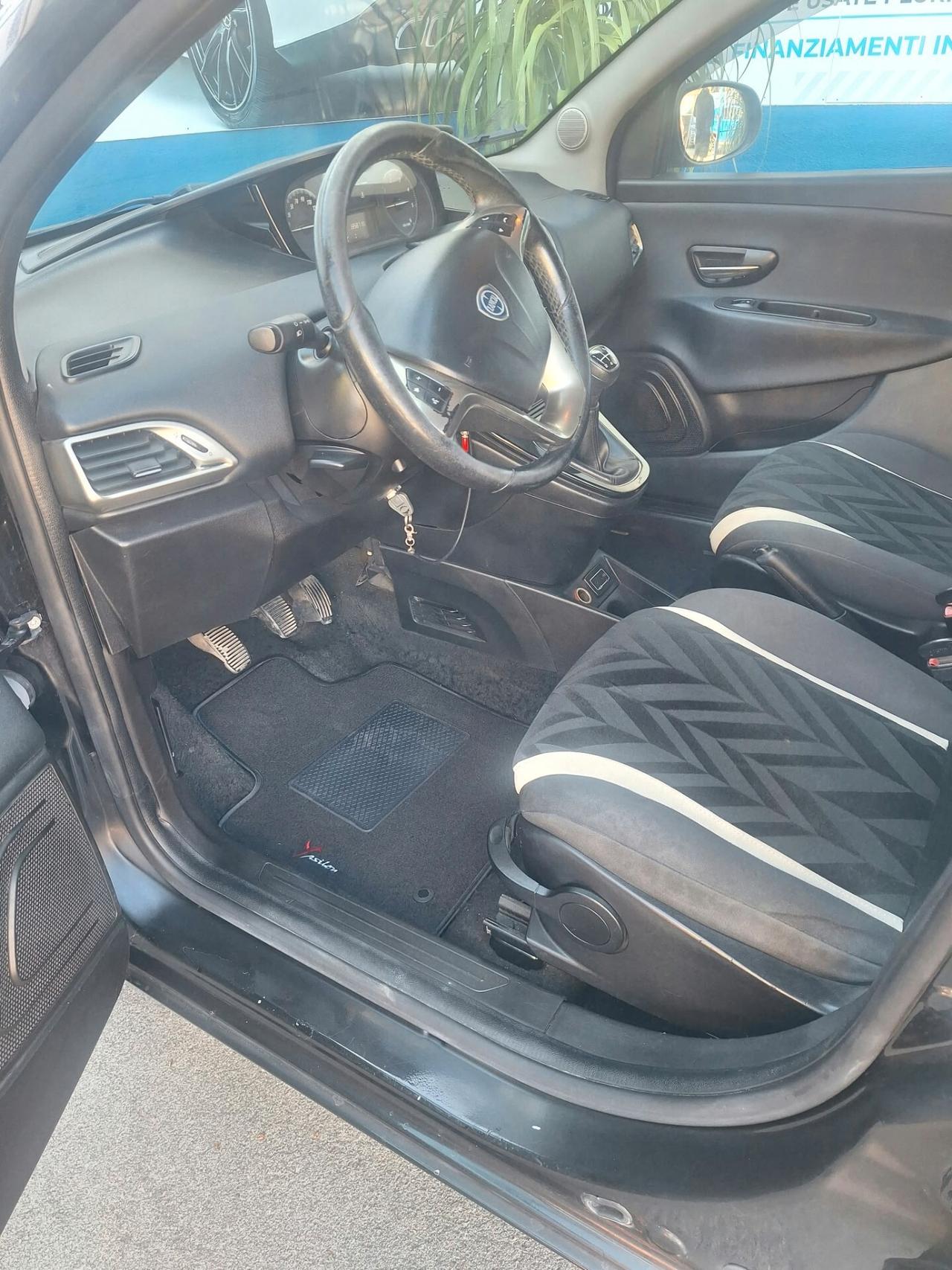 Lancia Ypsilon 1.3 MJT 16V 95 CV 5 porte S&S Gold