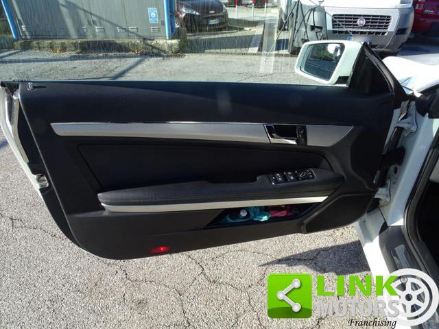 MERCEDES-BENZ E 220 CDI Coupé BlueEFFICIENCY Avantgarde