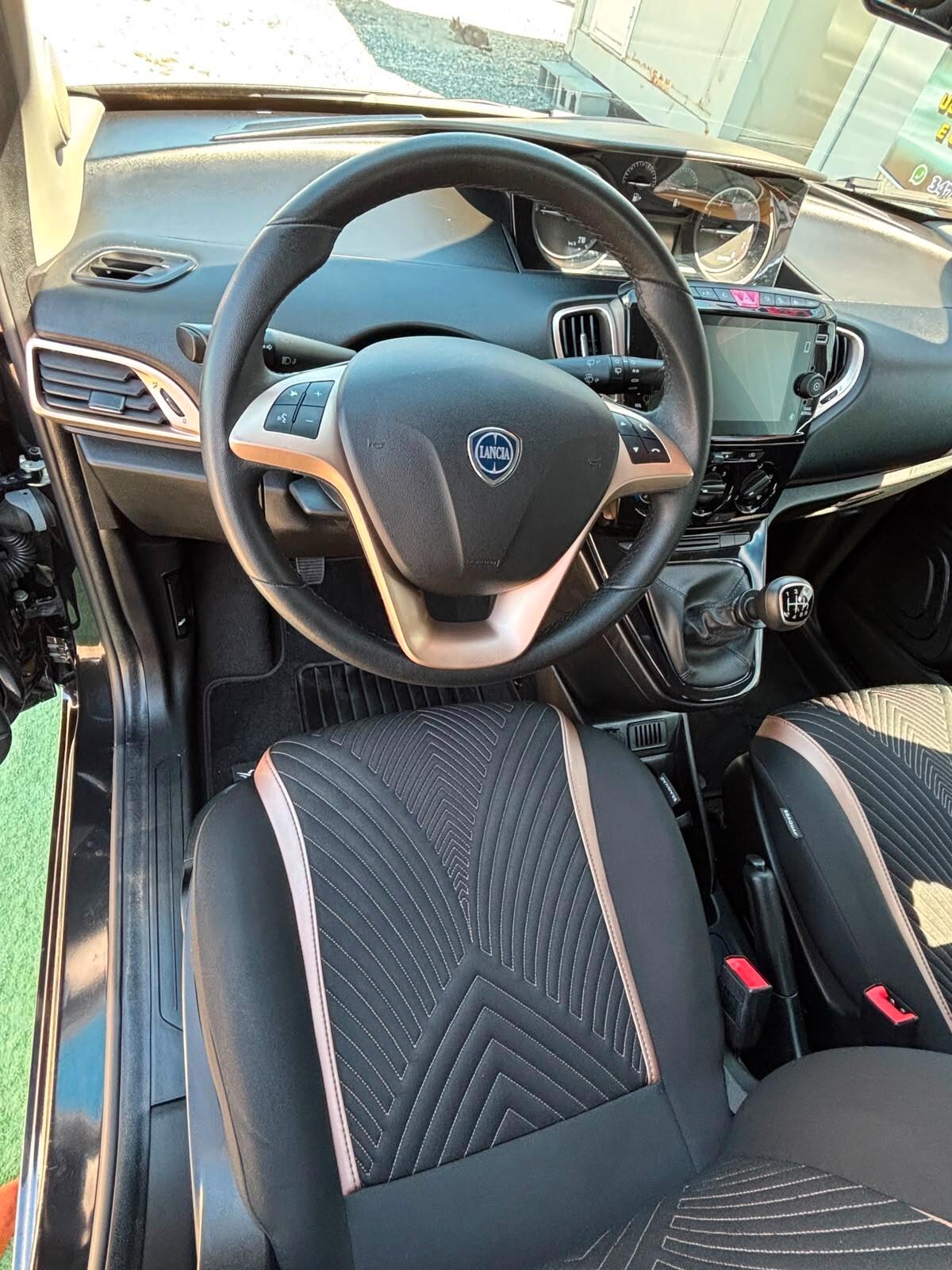 Lancia Ypsilon 1.0 Hybrid/ Benzina