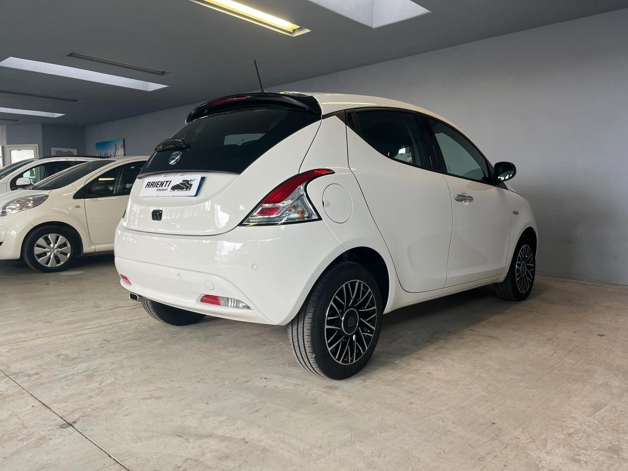 Lancia Ypsilon 1.0cc HYBRID GOLD PLUS - PREZZO REALE!