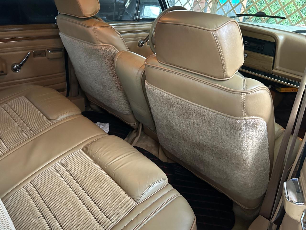Jeep Wagoneer Grand 5.9 v8