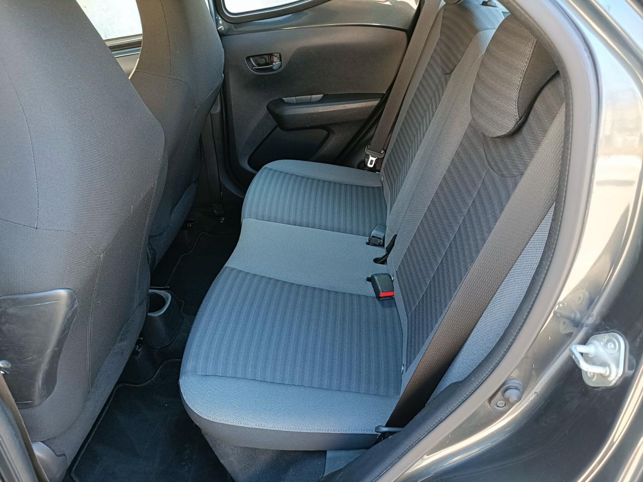 Toyota Aygo Connect 1.0 VVT-i 72 CV 5 porte x-play