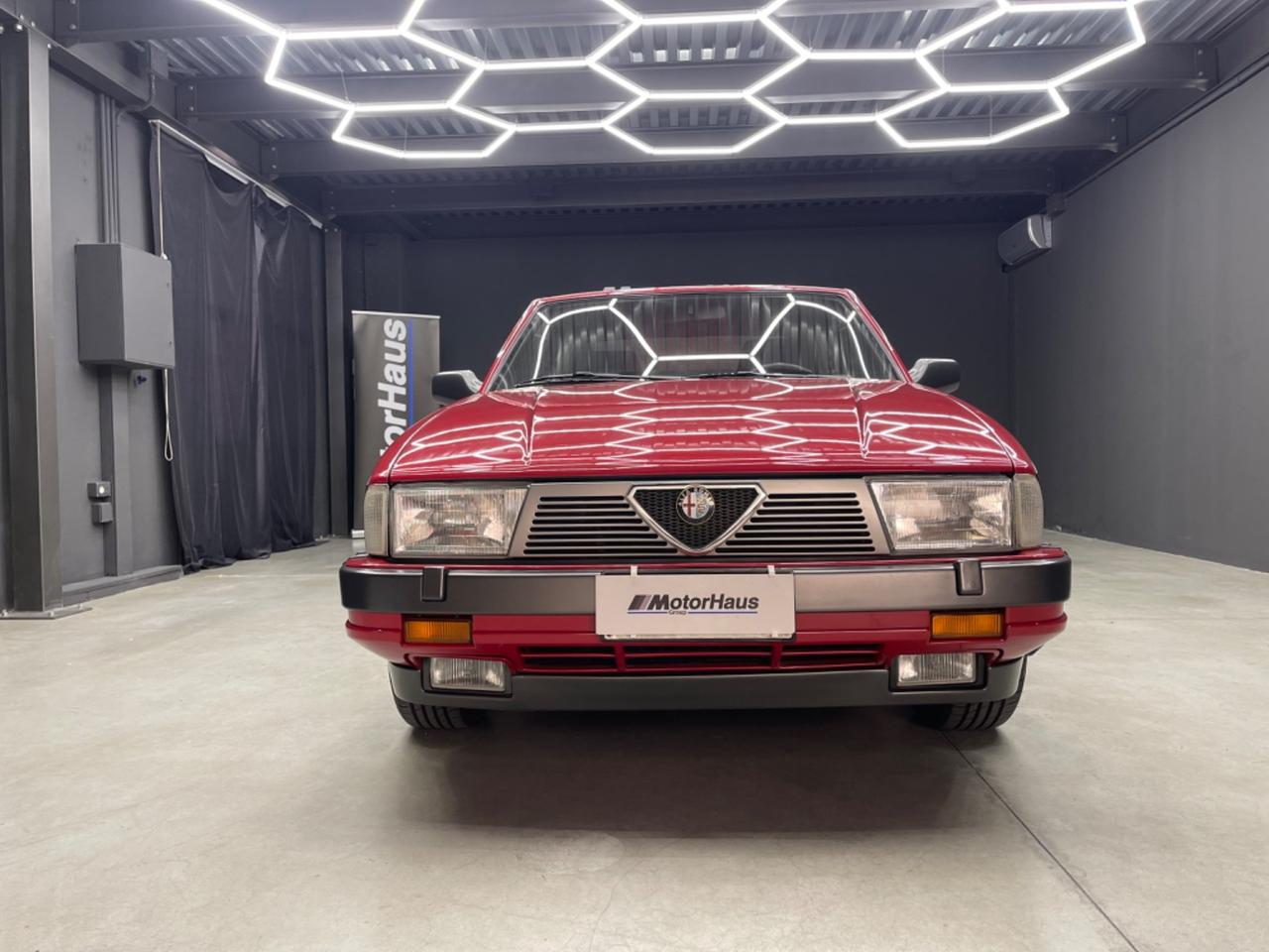 Alfa Romeo 75 3.0i V6 Milano