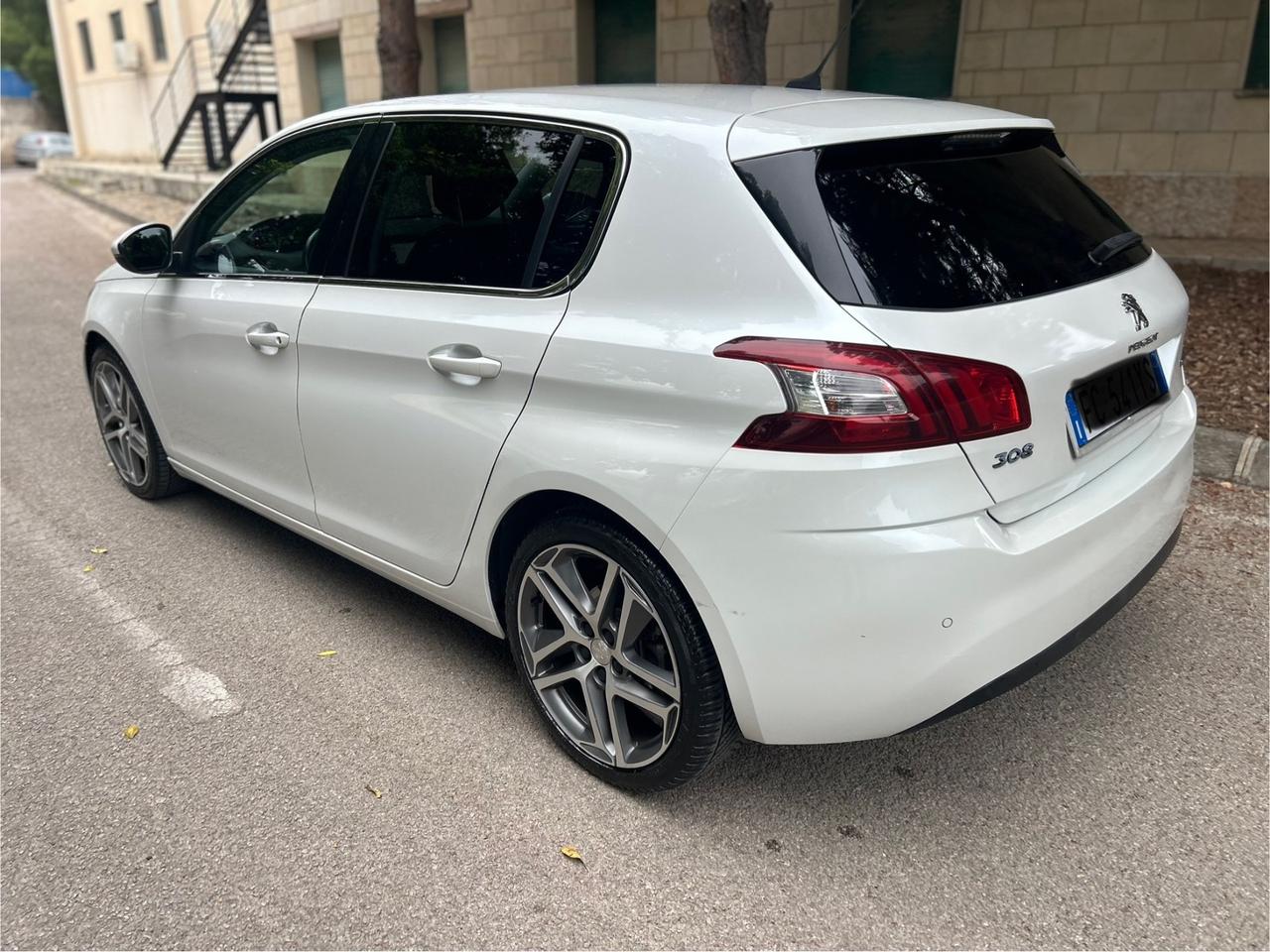 Peugeot 308 BlueHDi 120 S&S Allure