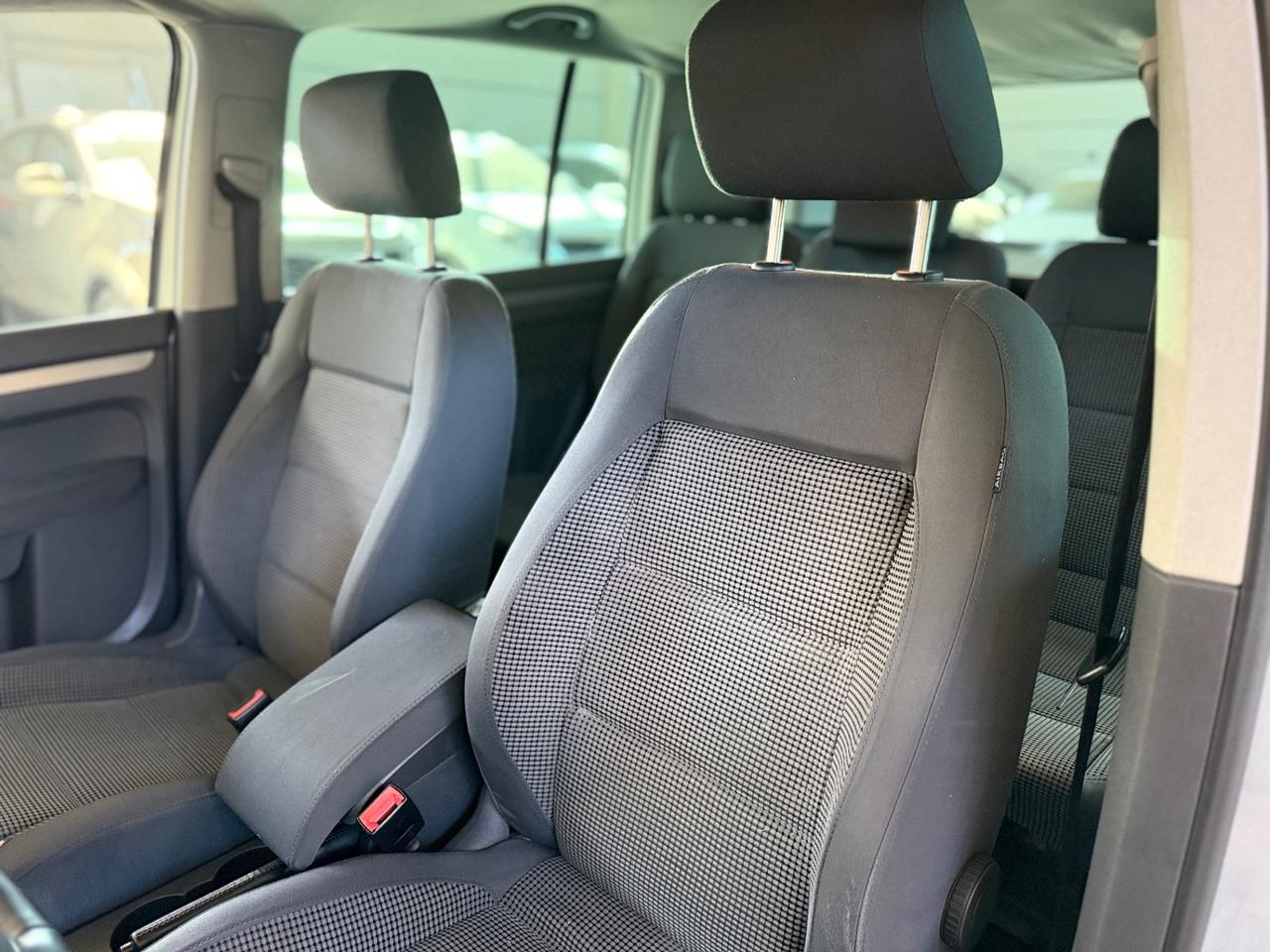 Volkswagen Touran 2.0 16V TDI DSG Highline