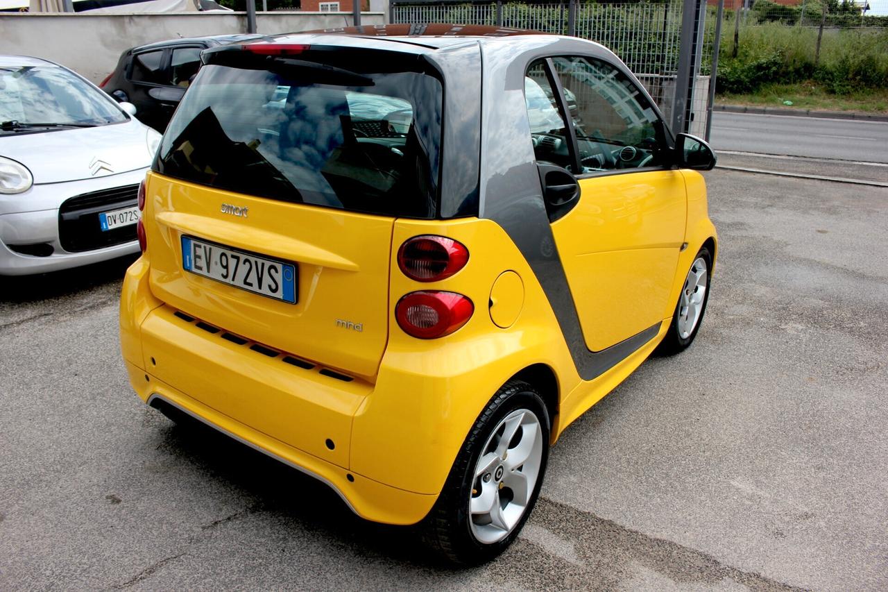 smart forTwo 1.0 mhd Pulse 71cv SERVOSTERZO MIX PELLE GARANZIA 12 MESI KM REALI CERTIFICATI