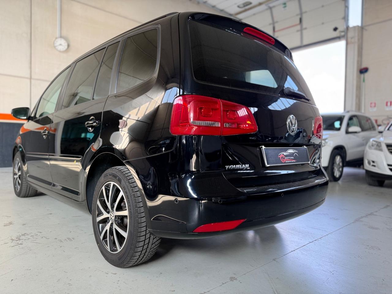 Volkswagen Touran 1.6 TDI DSG Comfortline 7 POSTI NEOPATENTATI