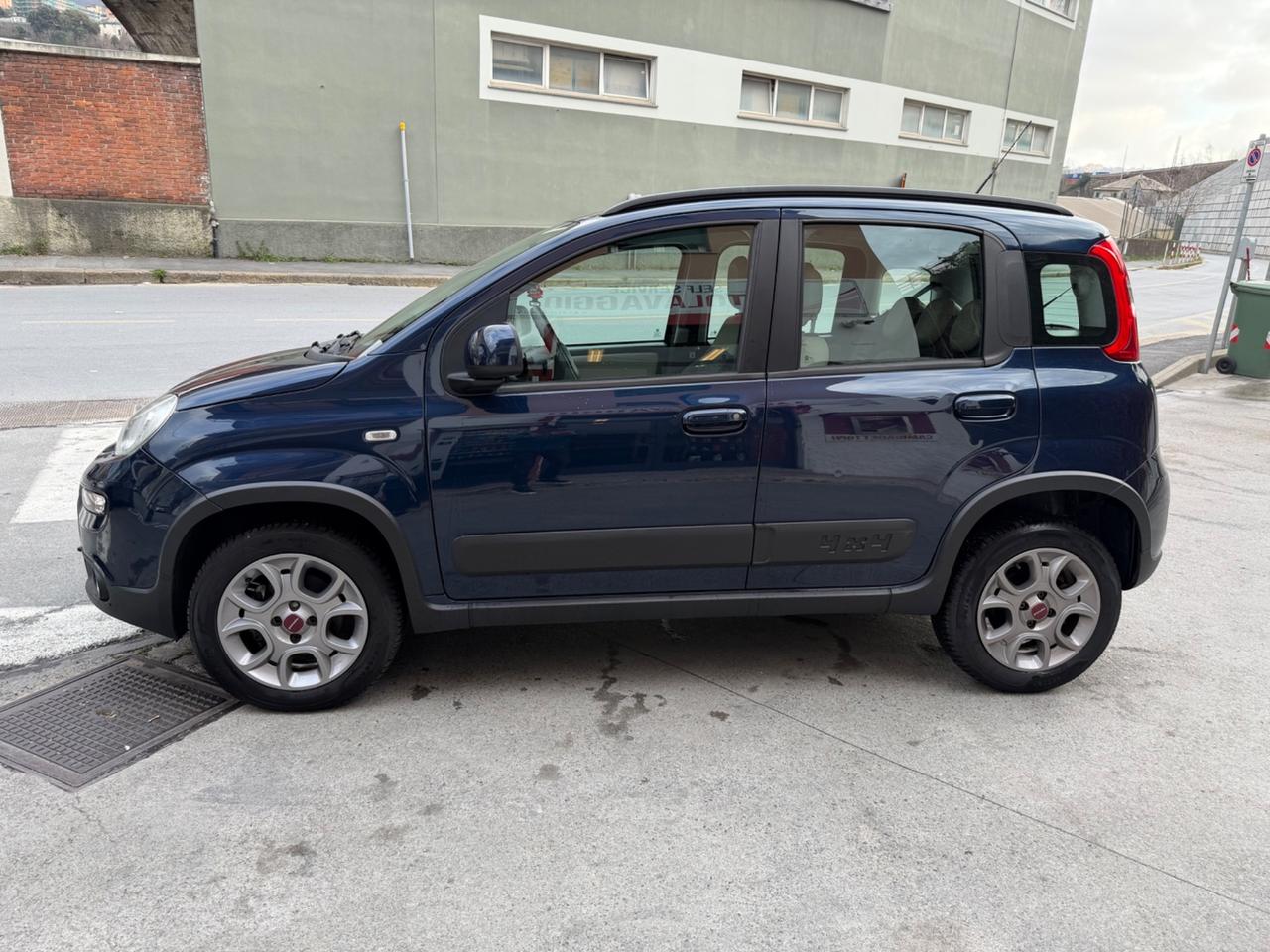 FIAT PANDA 900 LOUNGE 4X4 NEOPATENTATI KM 63 MILA !!!