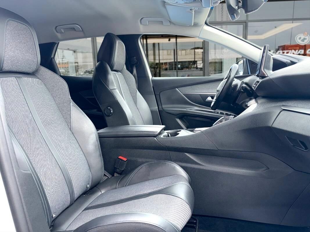 Peugeot 3008 II 1.6 hybrid phev Allure Pack 225cv e-eat8