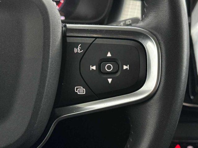 VOLVO XC40 T3 Geartronic Momentum