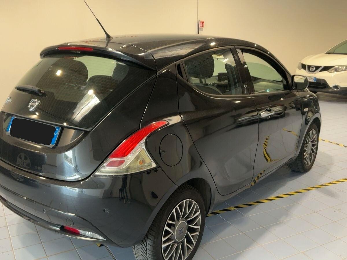 Lancia Ypsilon 1.2 69 CV 5 porte GPL Ecochic Gold