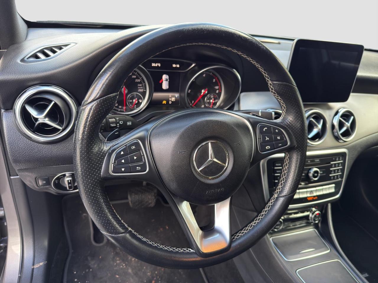 Mercedes-benz GLA 180 d 1.5 109cv Sport automatica 2017