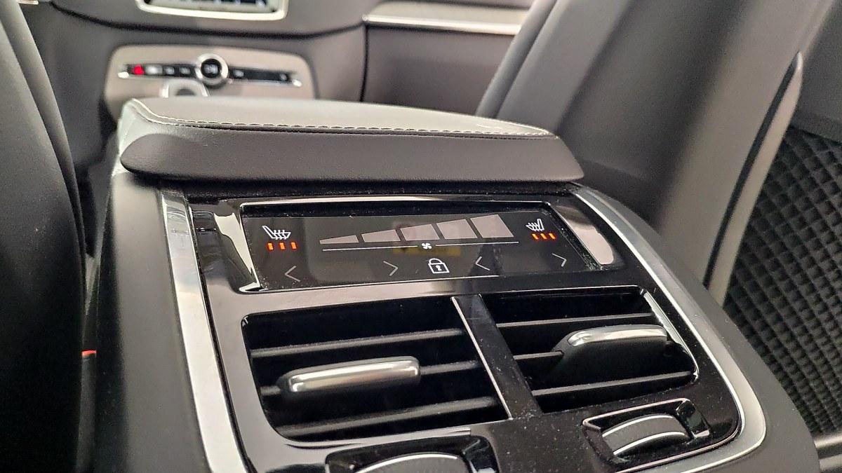 VOLVO Xc90 T8 Awd Aut. 7 Posti Ultra Dark