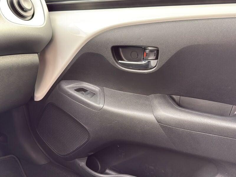 Toyota Aygo Aygo Connect 1.0 VVT-i 72 CV 5 porte x-fun