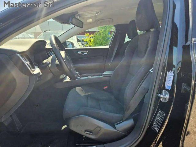VOLVO V60 V60 2.0 b3 Momentum N1 auto 7m - GH345PR