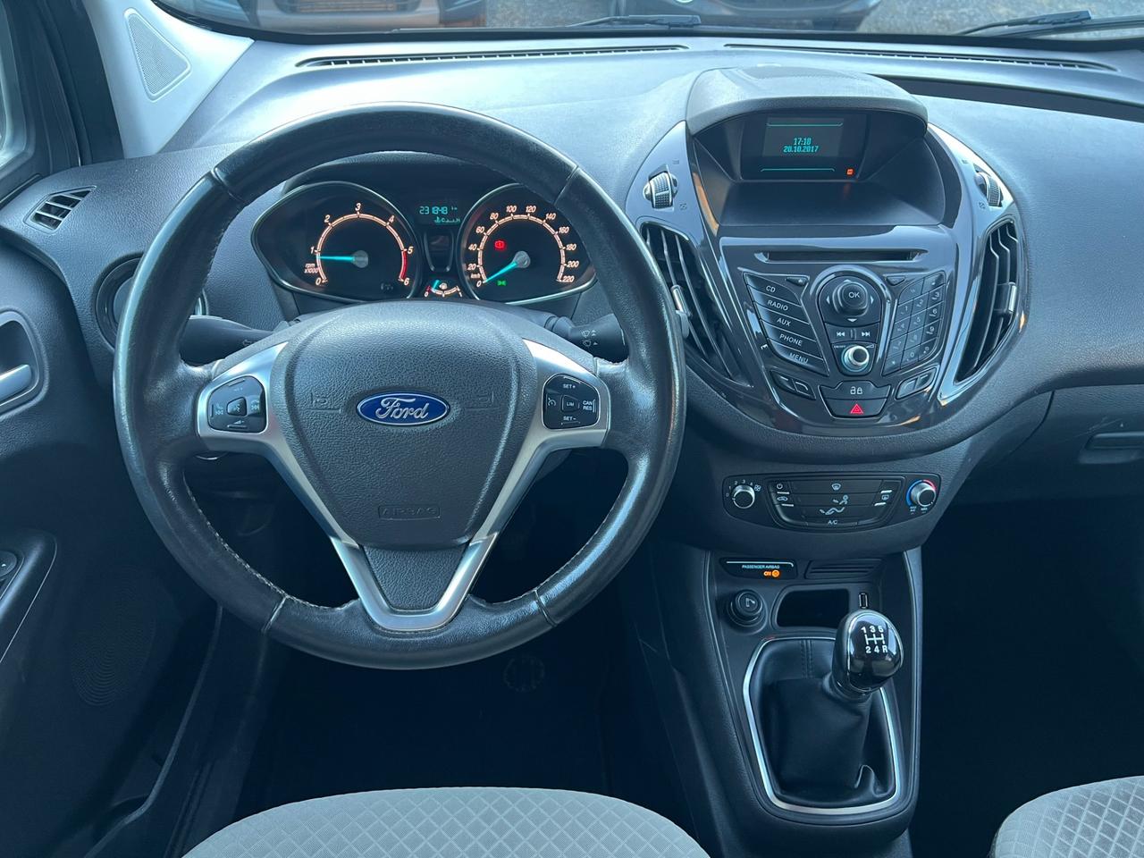 Ford Tourneo Courier 1.5 TDCI 95 CV Titanium