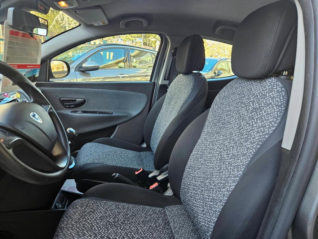 Lancia Ypsilon 1.0 FireFly 5 porte S&S Hybrid Gold