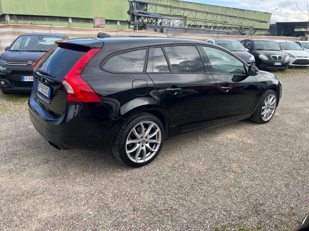 Volvo V60 D3 Geartronic R-design 2018 2.0 DIESEL 108.000 KM