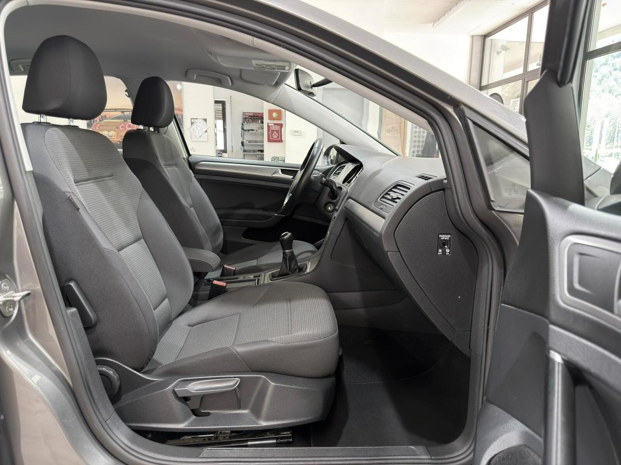 VW GOLF 1.6TDI 110cv COMFORTLINE 1HANDE