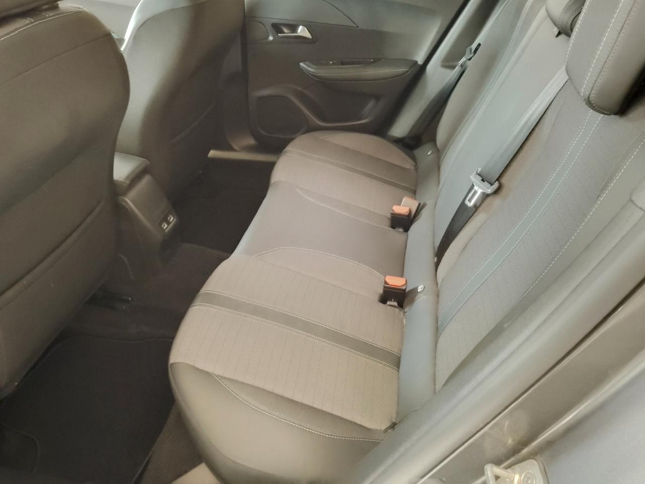 Peugeot 2008 PureTech 100 S&S Allure