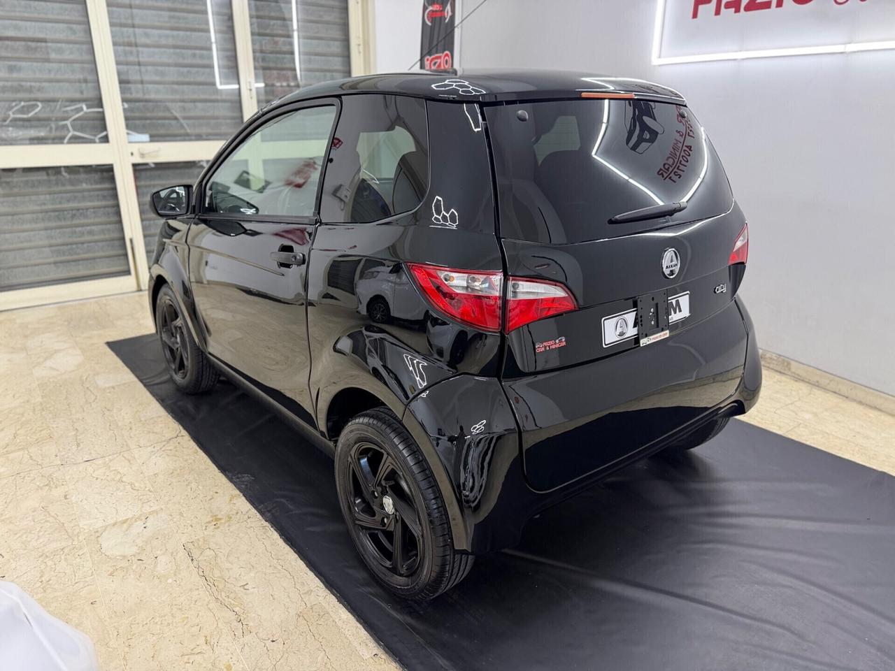 Aixam City Total Black