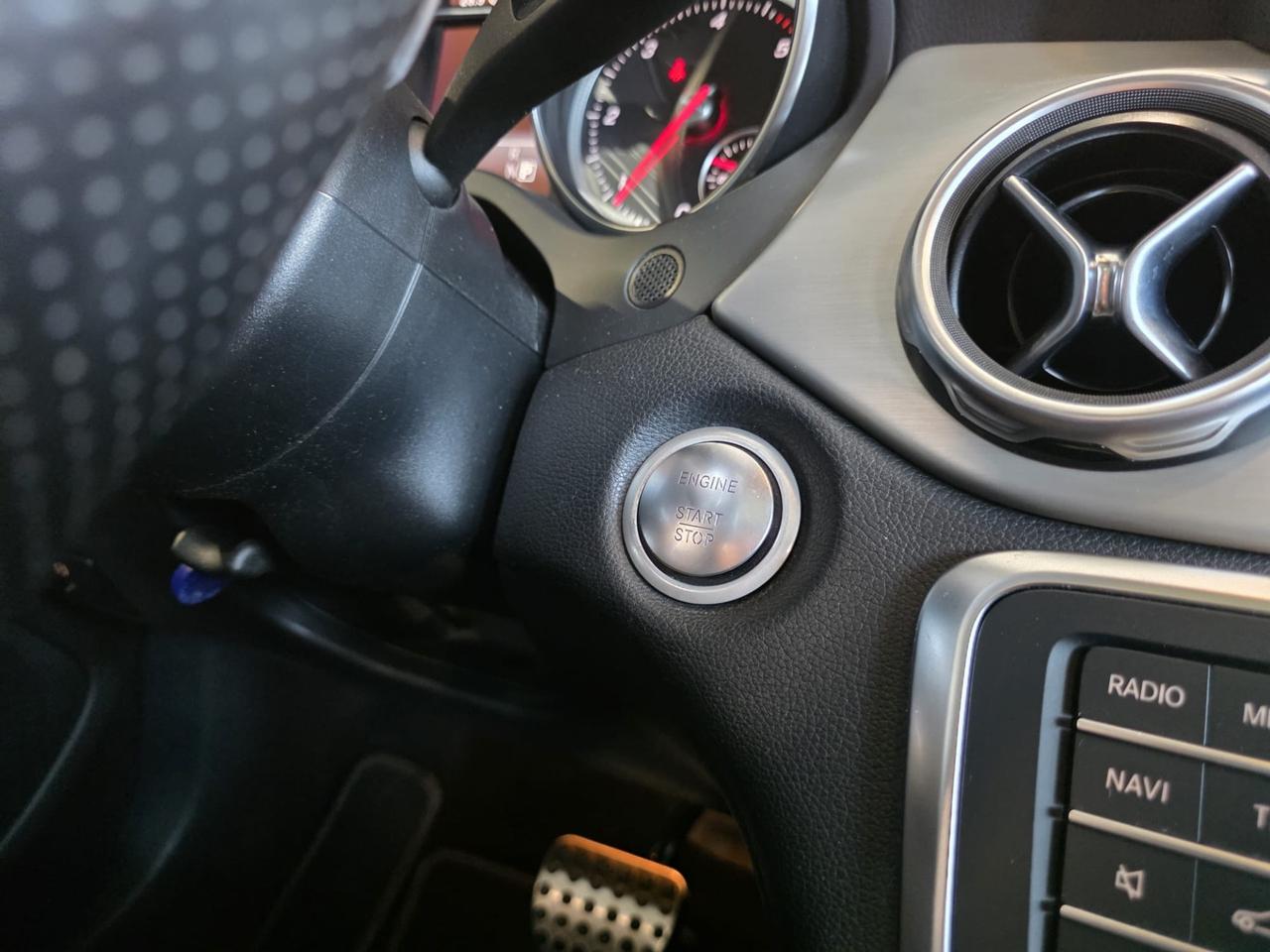 Mercedes-benz GLA 200 d 4Matic TETTO APRIBILE Premium