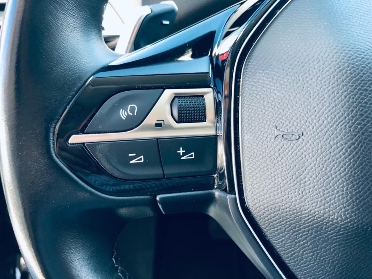 Peugeot 5008 BlueHDi 130 EAT8 Allure N1 AUTOCARRO