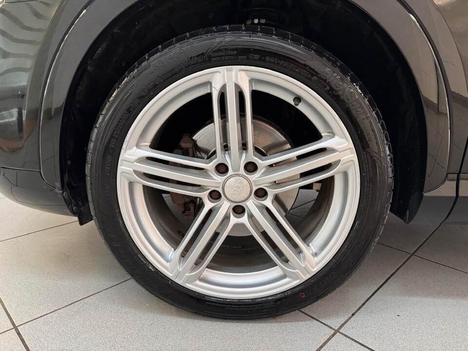 Audi Q3 2.0 TDI 140/CV S-Line 2014