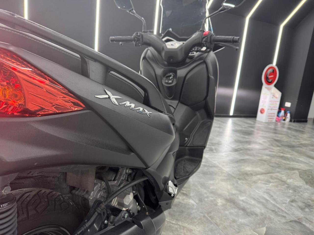 Yamaha X-Max 300