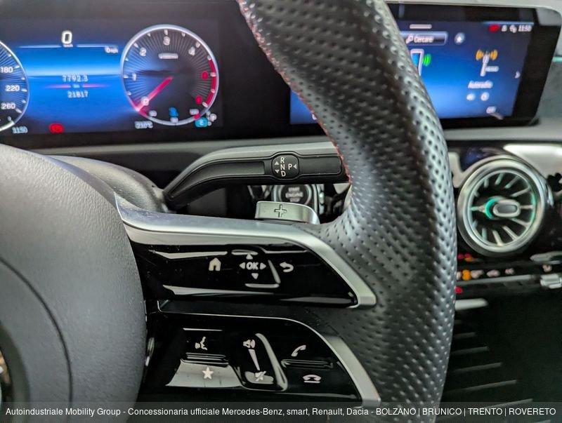 Mercedes-Benz Classe A 180D SEDAN PREMIUM AMG LINE AUTOMATIC "NEOPATENTATI"