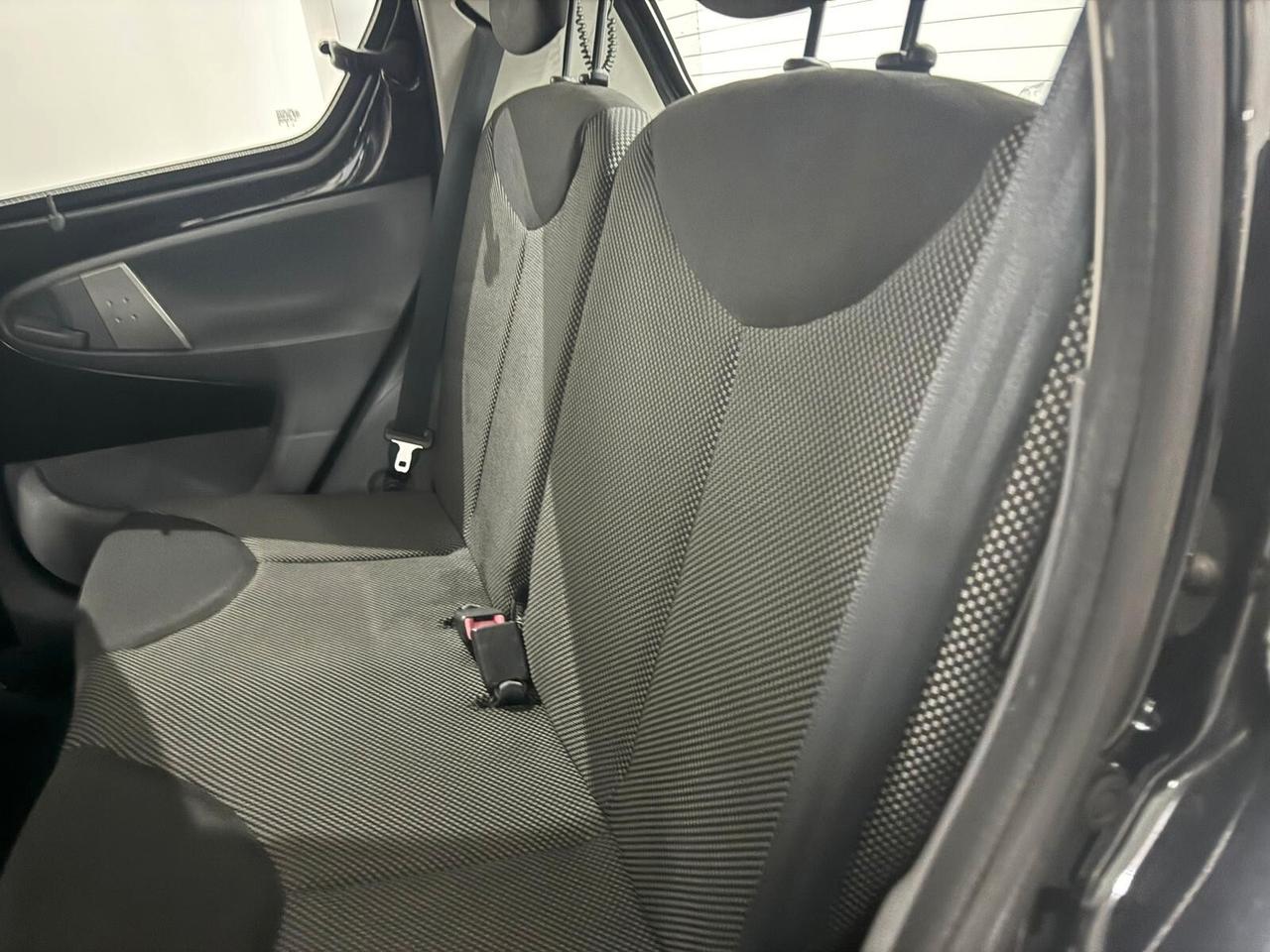 Toyota Aygo 1.0 12V VVT-i 5 porte Now Connect
