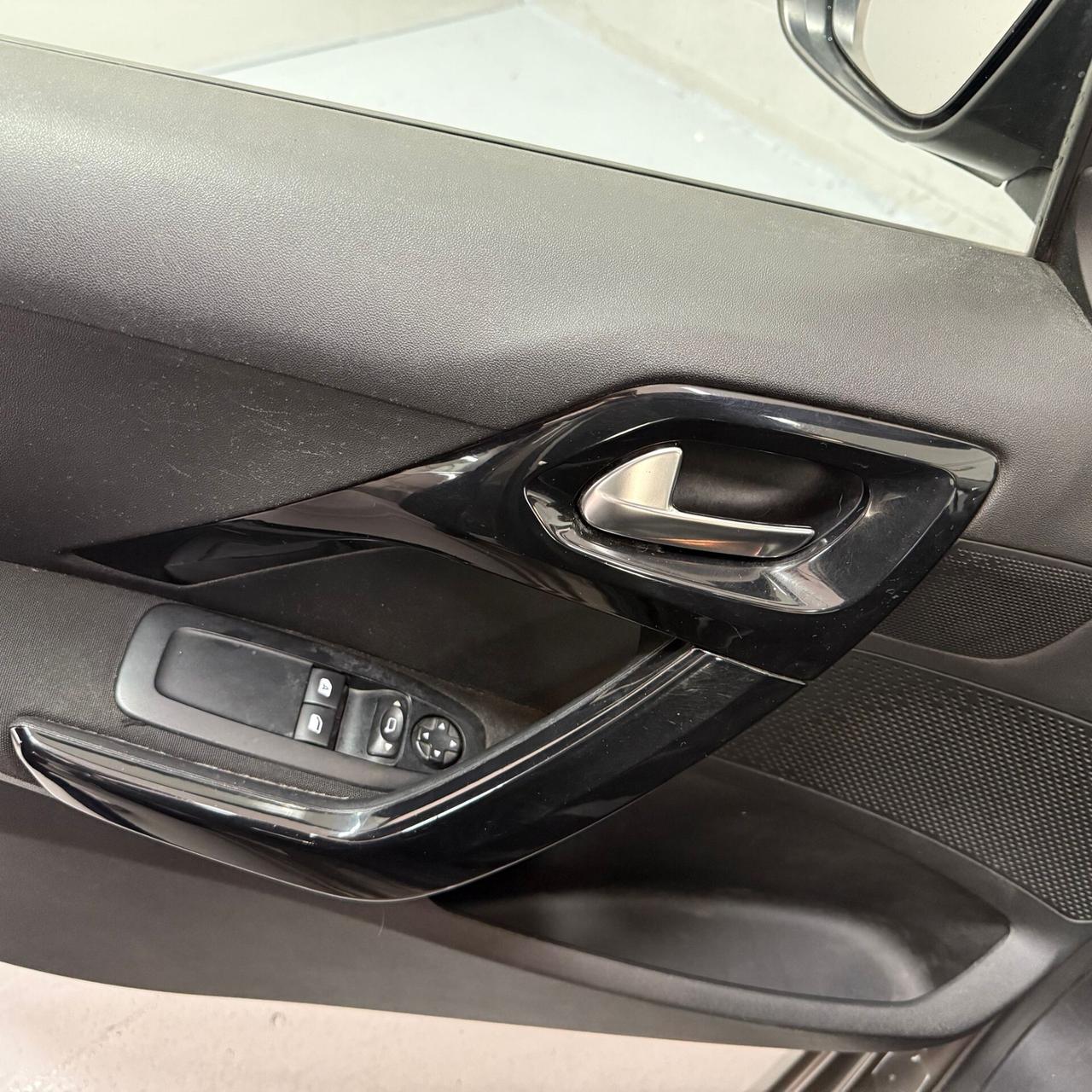 Peugeot 208 1.2 5 porte Allure NEOPATENTATI EURO5B