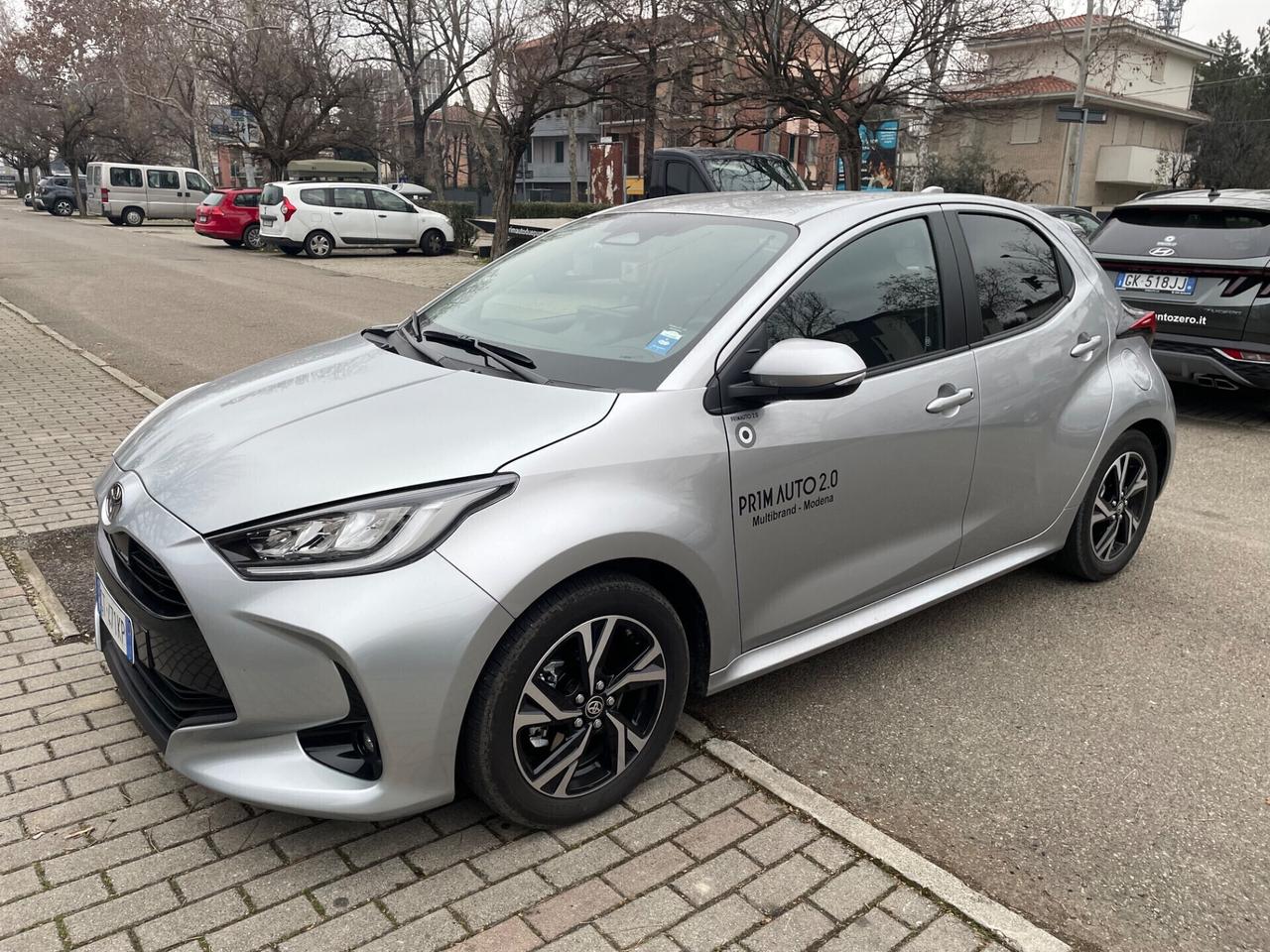 Toyota Yaris 1.5 Hybrid 5 porte lounge