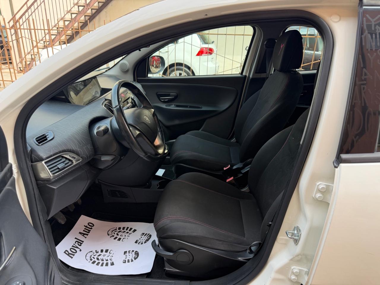 Lancia Ypsilon 1.3 MJT 16V 95 CV Ok Neopatentati