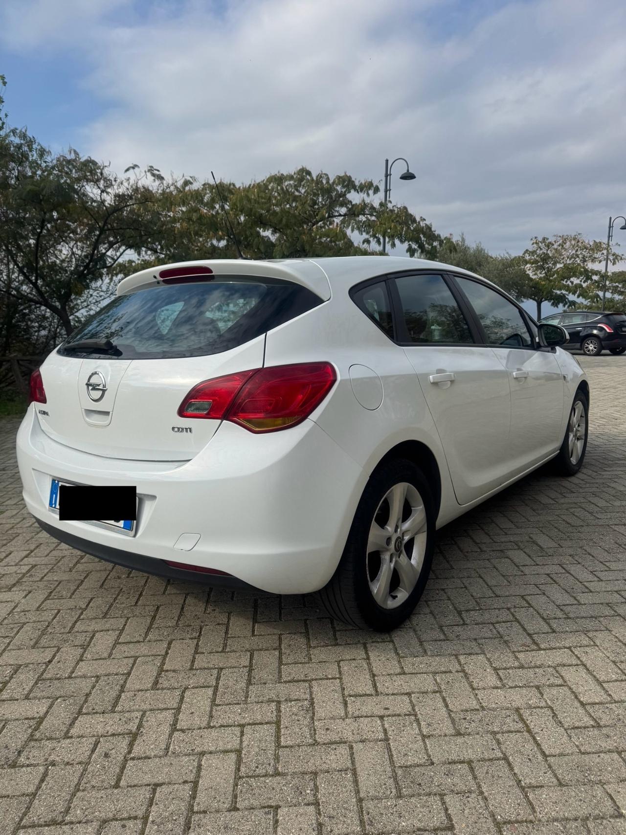 Opel Astra 1.7 CDTI 110CV *COSMO* 2011