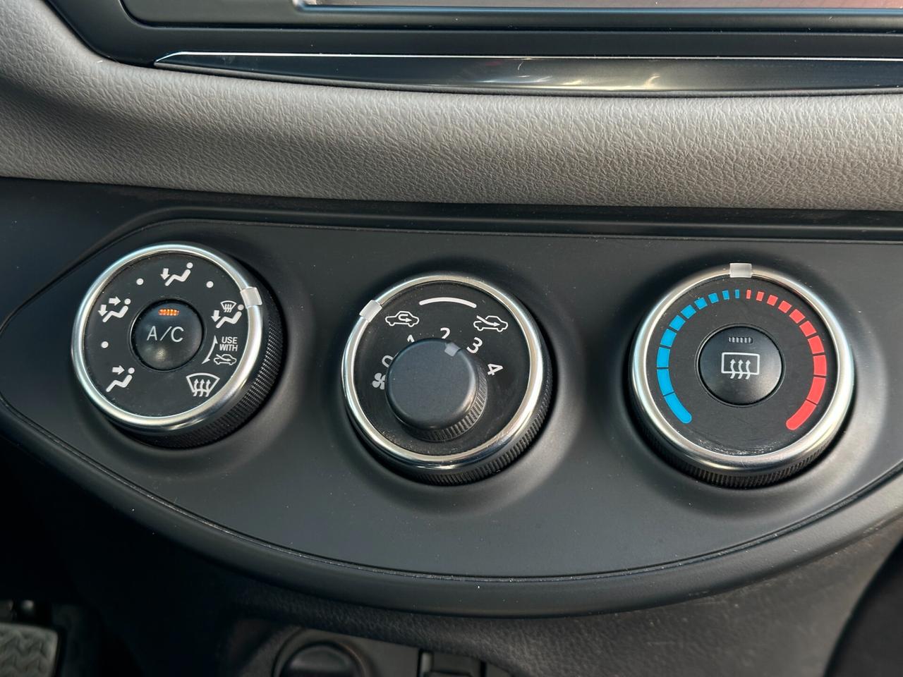 TOYOTA Yaris 1.4 D-4D 5 porte Active