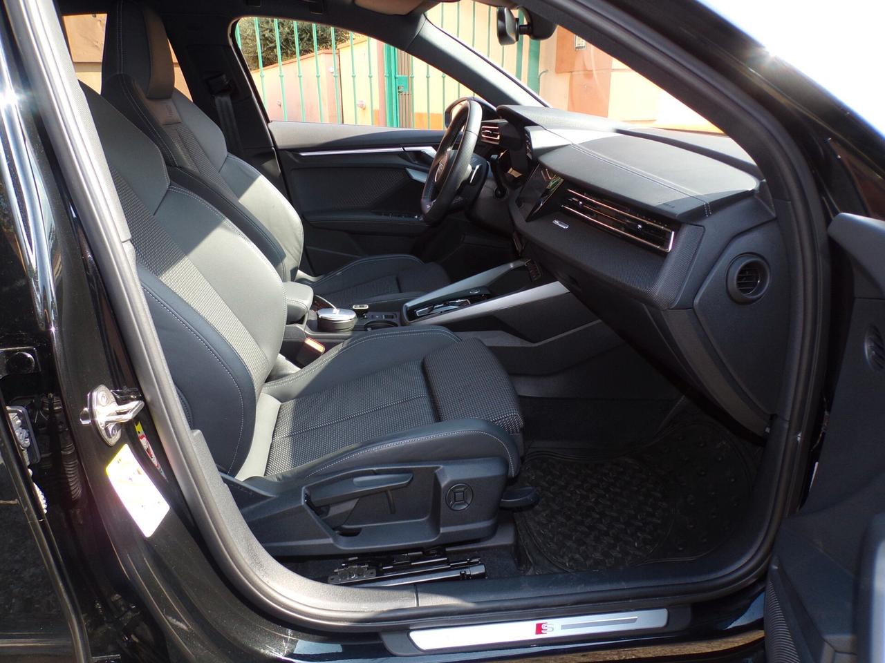 Audi A3 Sedan 1.5 TFSI MHEV S line Edition S-tronic – Fari LED Matrix Navi Pari al Nuovo