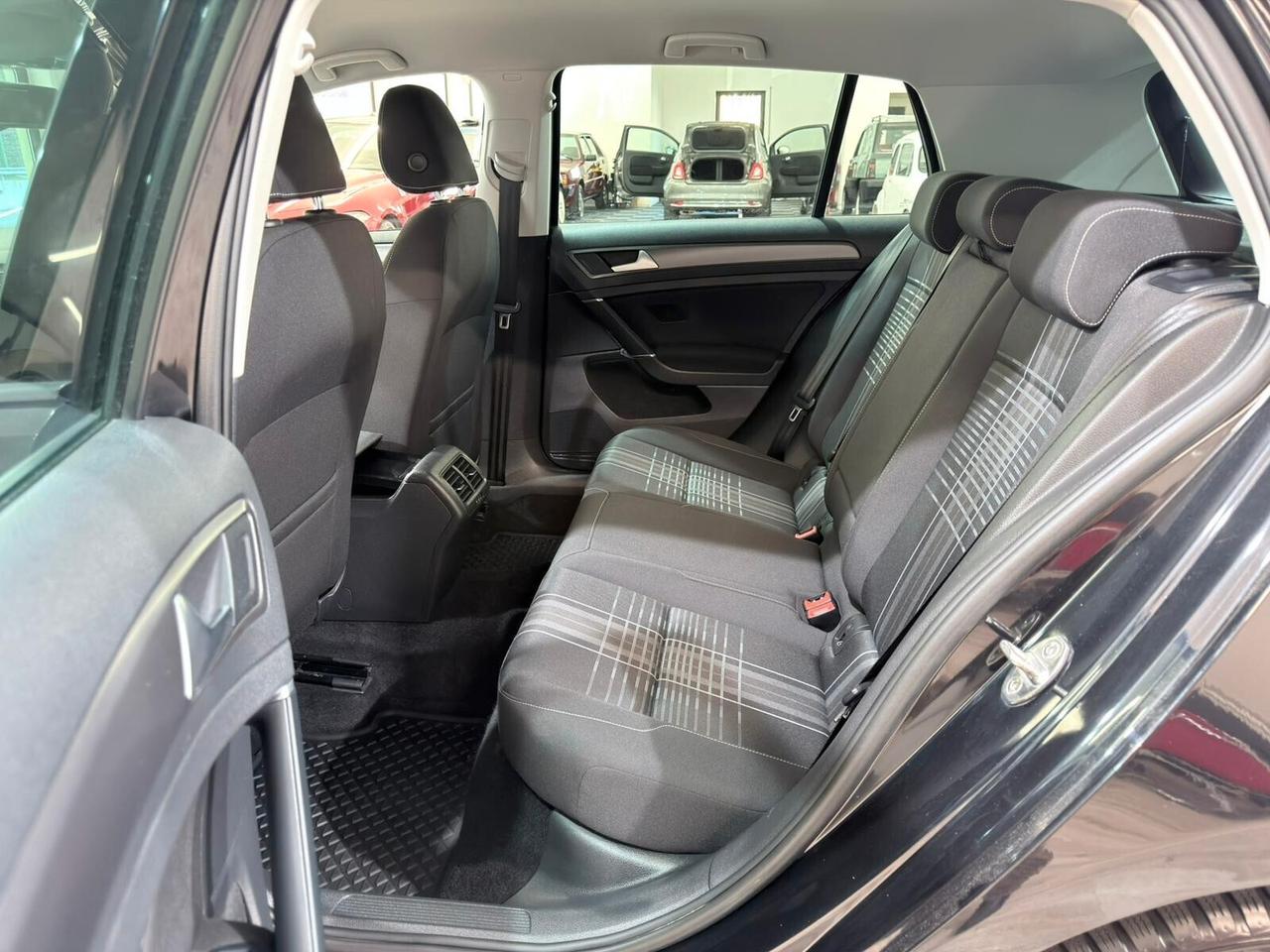 VW GOLF 2.0TDI 150CV DSG LOUNGE - GANCIO TRAINO