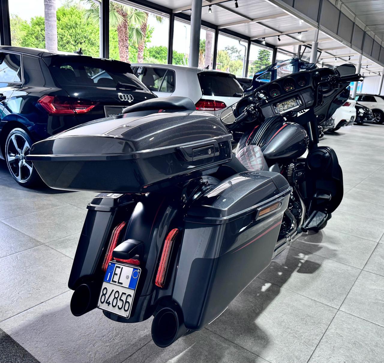 Harley-Davidson CVO Limited Ultra Glide 117 1923cc UNICA STRAFULL